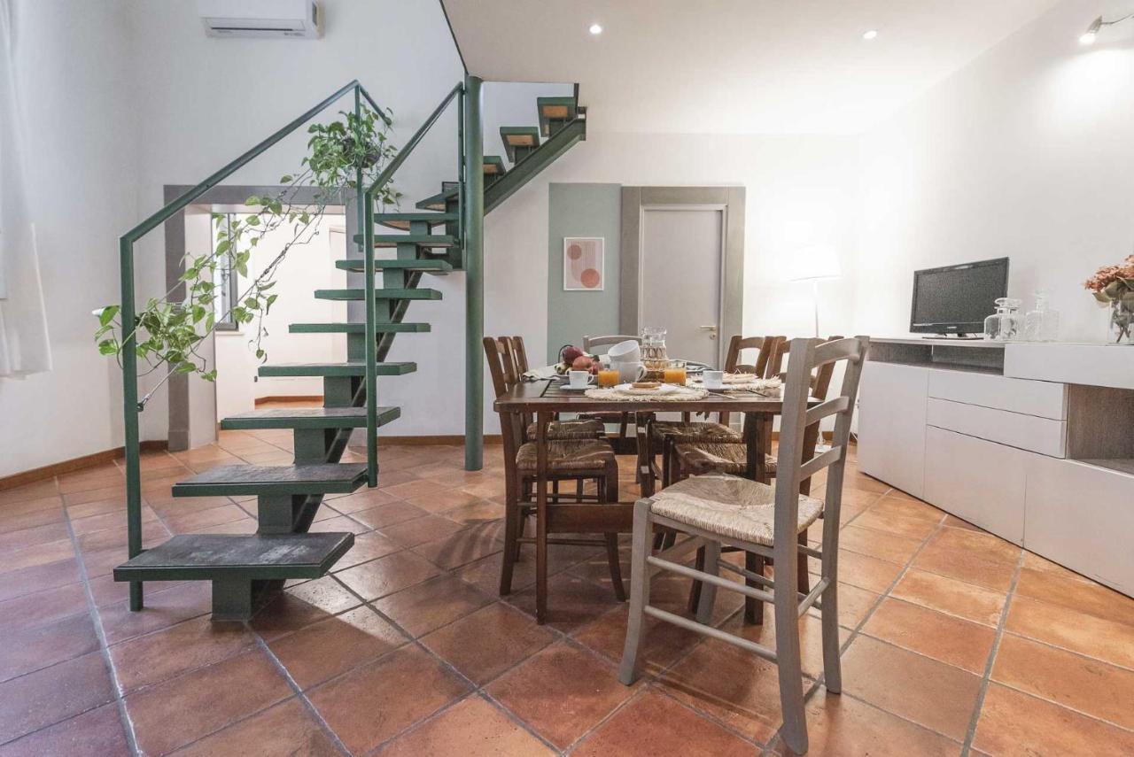 Terzo Campanello - Terrazza Nel Centro Storico Apartment Lecce Luaran gambar