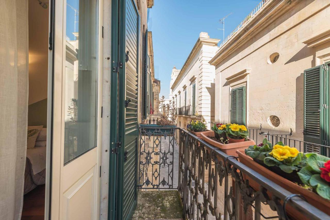 Terzo Campanello - Terrazza Nel Centro Storico Apartment Lecce Luaran gambar